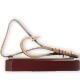 Troféu zamak figura equipamento de pesca antigo ouro sobre base de madeira de mogno 14,0cm