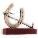 Trofeo figura de zamak cabalgando oro viejo sobre base de madera de caoba 17,8cm