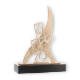 Trofeo zamak figura llama naipes dorado y blanco sobre base de madera negra 26.7cm