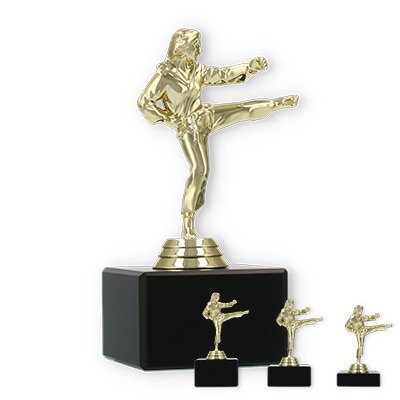 Pokal Kunststofffigur Karate Damen gold auf schwarzem Marmorsockel