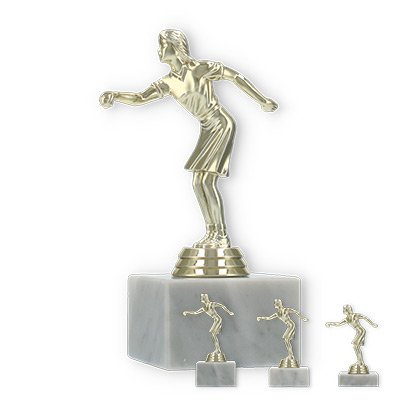 Pokal Kunststofffigur Petanque Damen gold auf weißem Marmorsockel