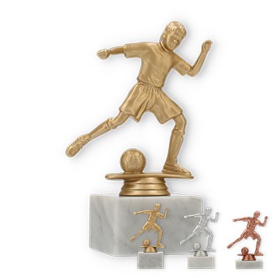Pokal Kunststofffigur Mädchenfußballerin auf weißem Marmorsockel