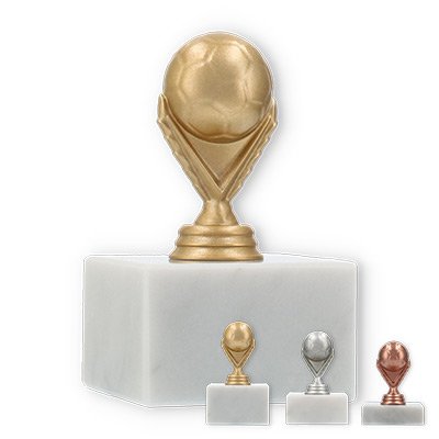 Pokal Kunststofffigur Fußball auf weißem Marmorsockel
