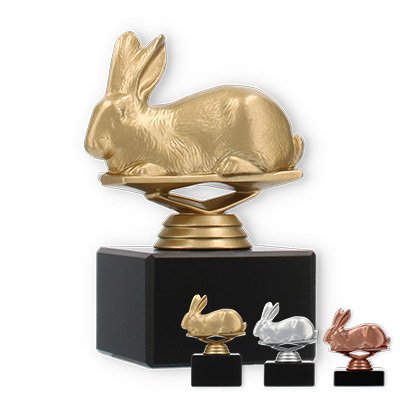 Pokal Kunststofffigur Hase auf schwarzem Marmorsockel