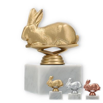 Pokal Kunststofffigur Hase auf weißem Marmorsockel