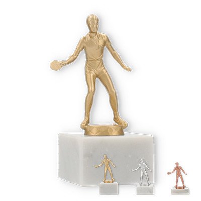 Coppa in metallo con figura di uomo da ping pong su base di marmo bianco